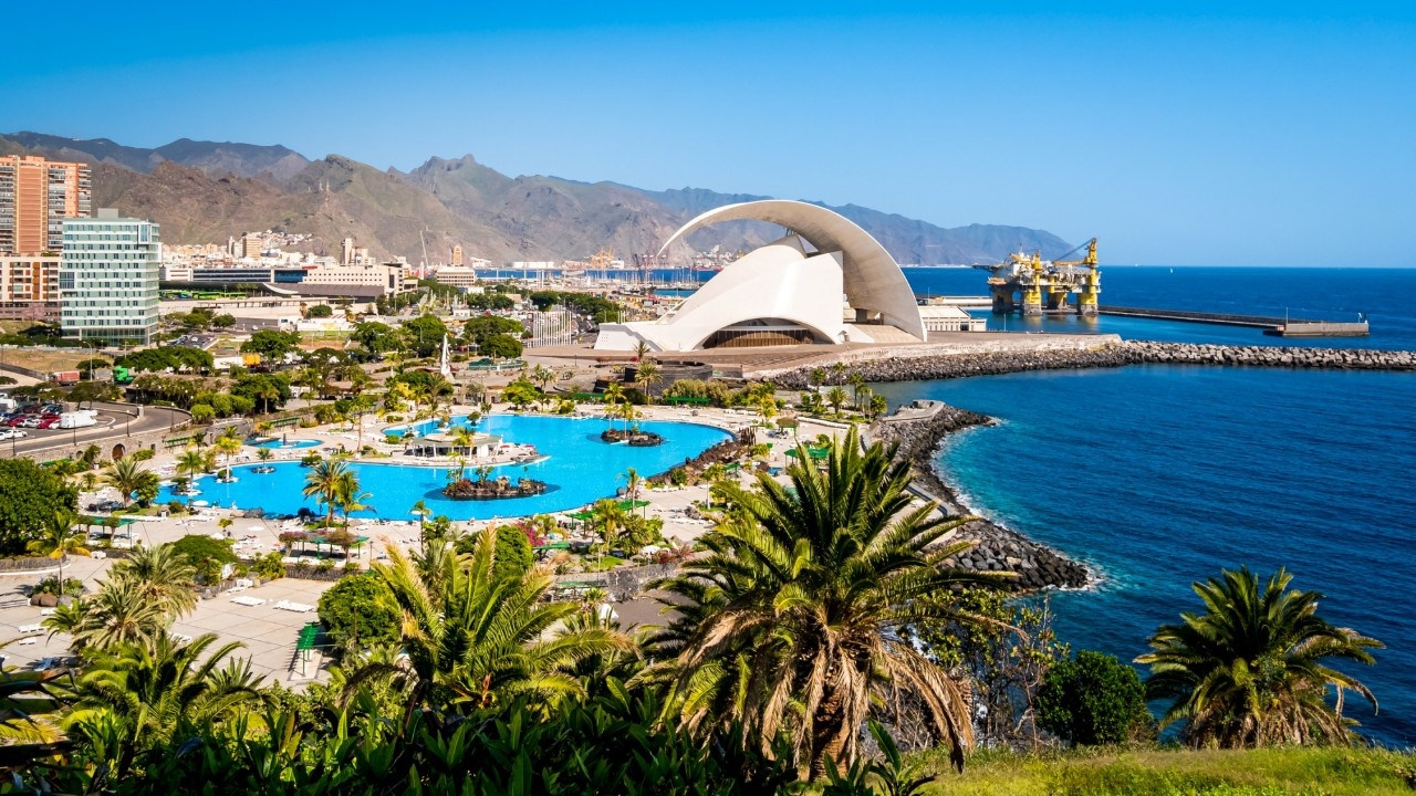 City atmosphere representing Santa Cruz de Tenerife
