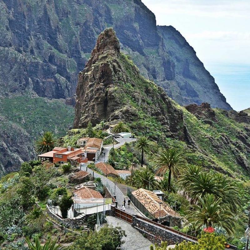 Green mountain scenery representing Tenerife's rural landscapes